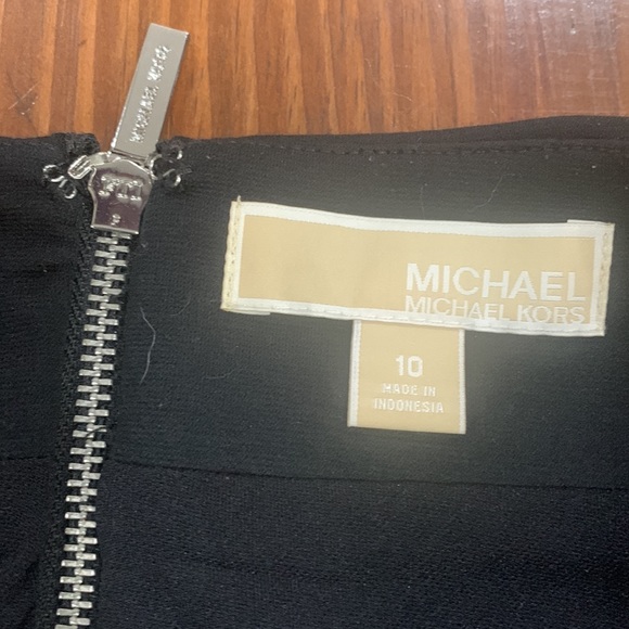🌵3/$15 🌵 Michael Kors Pencil skirt / size 10 - Picture 2 of 3
